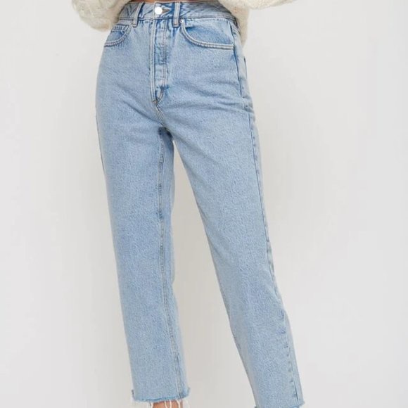 Straight leg Light wash dynamite Jeans (negotiable price) - Picture 3 of 3